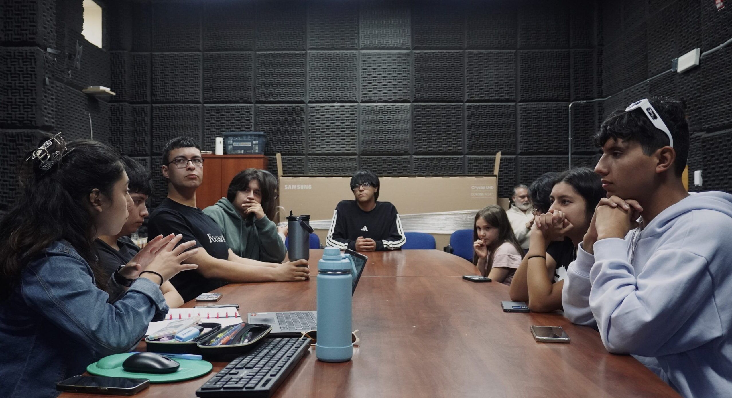 Integrantes en reunión en GORE Los Ríos